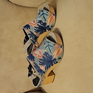 EUC Rebecca Minkoff Noelle platform sandals